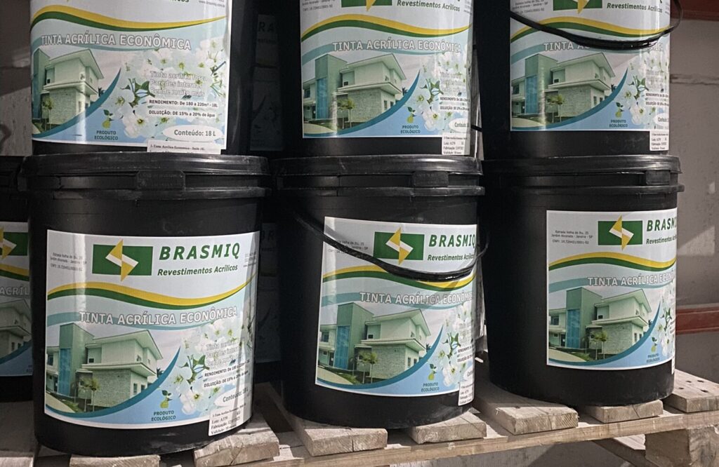 tinta acrilica economica brasmiq